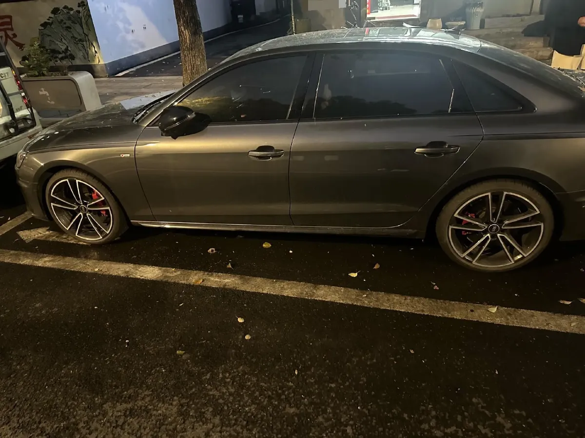 2023 Audi A4L 2.0T 245HP L4 7DCT,autocango,china used car exporter,china ev exporter,chinese used car exporter,chinese used ev exporter