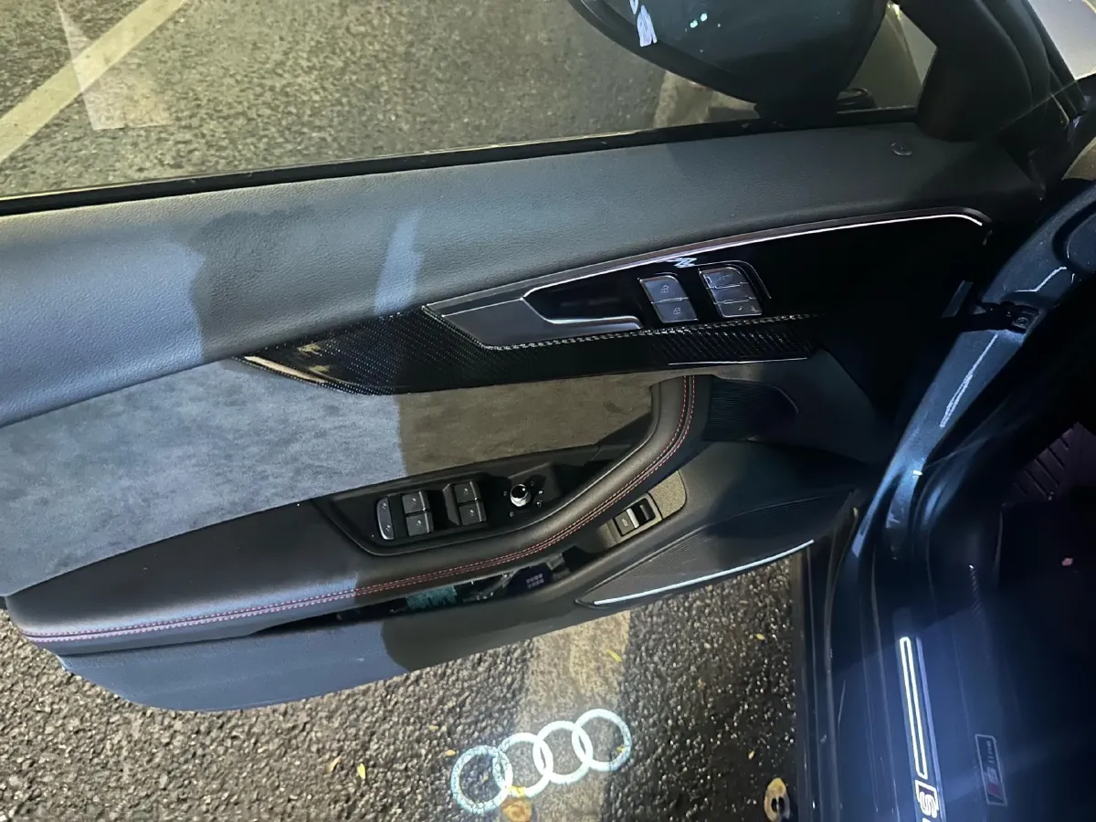 2023 Audi A4L 2.0T 245HP L4 7DCT,autocango,china used car exporter,china ev exporter,chinese used car exporter,chinese used ev exporter