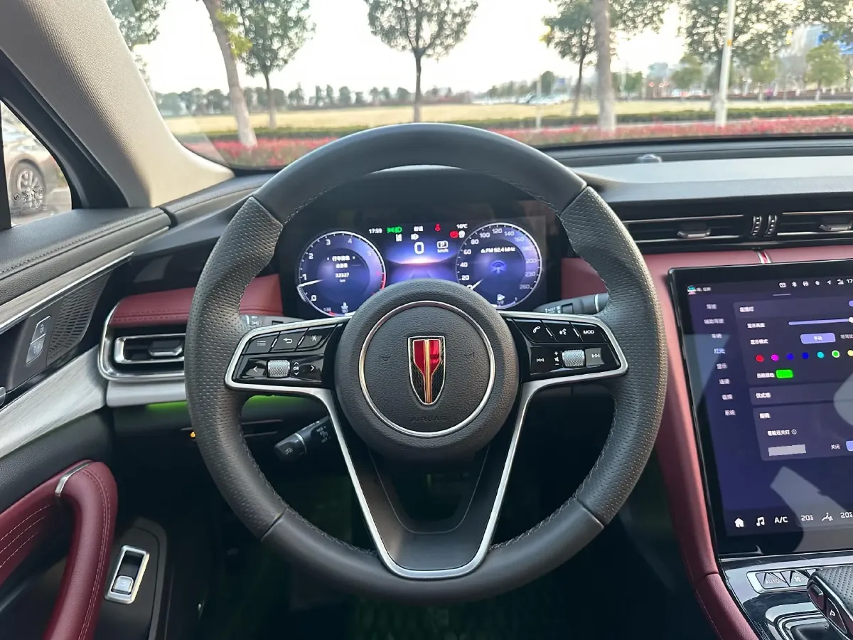 2025 HongQi H5 1.5T 169HP L4 1DHT Hybrid,autocango,china used car exporter,china ev exporter,chinese used car exporter,chinese used ev exporter