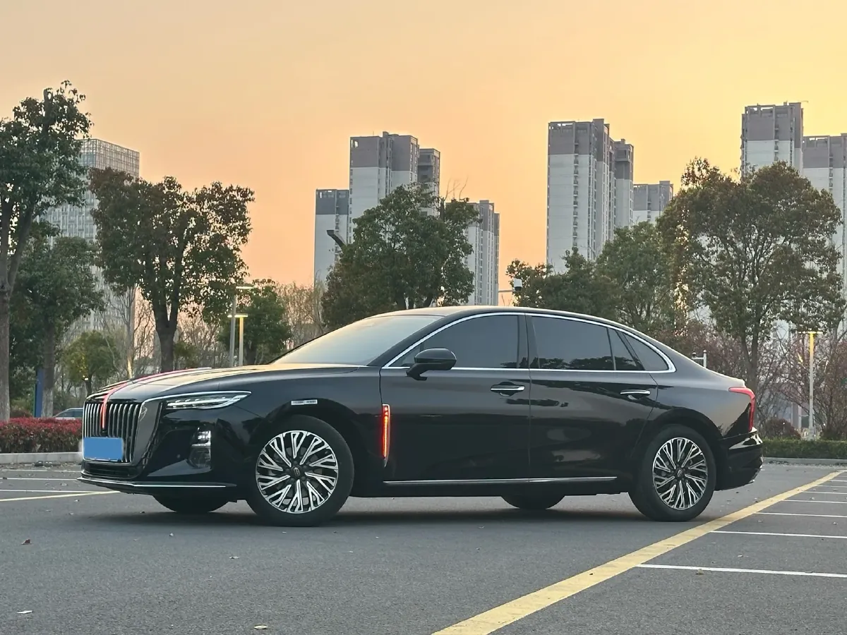2025 HongQi H5 1.5T 169HP L4 1DHT Hybrid,autocango,china used car exporter,china ev exporter,chinese used car exporter,chinese used ev exporter