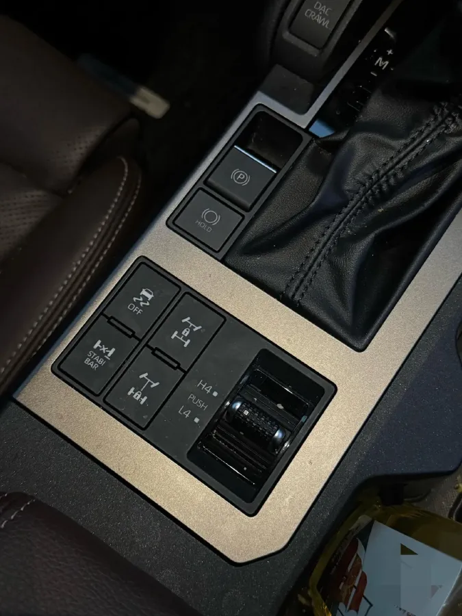 2024 Toyota Land Cruiser Prado 2.4T 282HP L4 8AT Hybrid,autocango,china used car exporter,china ev exporter,chinese used car exporter,chinese used ev exporter