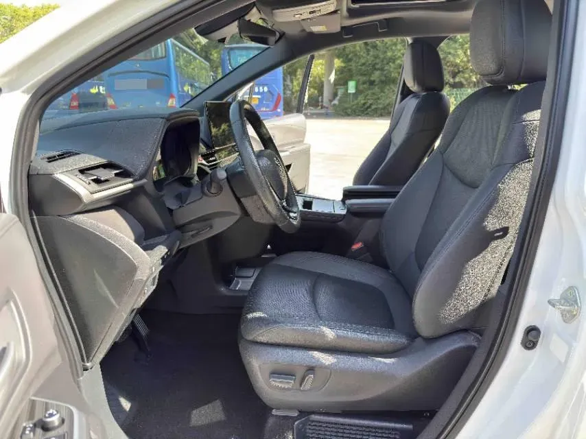 2023 Toyota Sienna 2.5L 189HP L4 E-CVT Hybrid,autocango,china used car exporter,china ev exporter,chinese used car exporter,chinese used ev exporter
