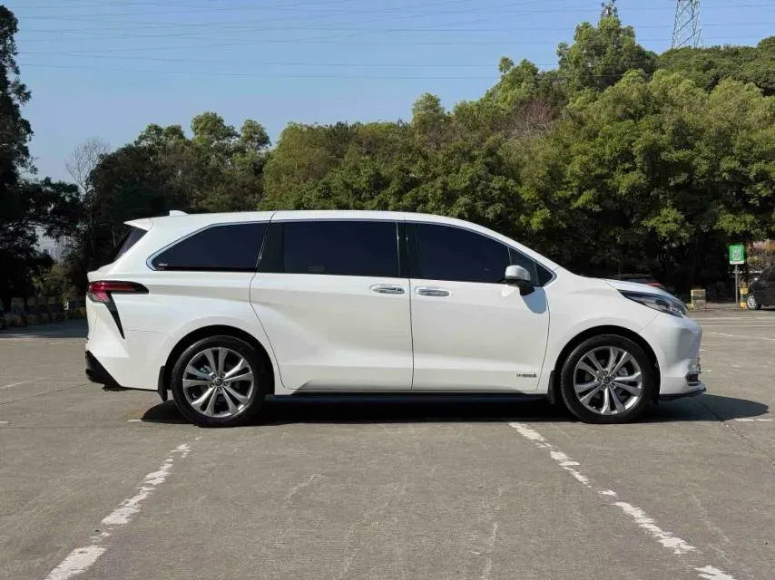 2023 Toyota Sienna 2.5L 189HP L4 E-CVT Hybrid,autocango,china used car exporter,china ev exporter,chinese used car exporter,chinese used ev exporter