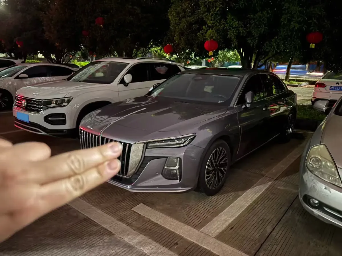 2025 HongQi H5 1.5T 169HP L4 1DHT Hybrid,autocango,china used car exporter,china ev exporter,chinese used car exporter,chinese used ev exporter