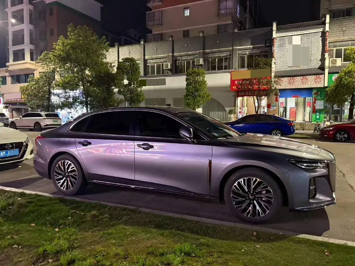 2025 HongQi H5 1.5T 169HP L4 1DHT Hybrid,autocango,china used car exporter,china ev exporter,chinese used car exporter,chinese used ev exporter