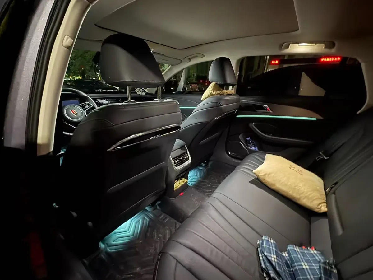 2025 HongQi H5 1.5T 169HP L4 1DHT Hybrid,autocango,china used car exporter,china ev exporter,chinese used car exporter,chinese used ev exporter