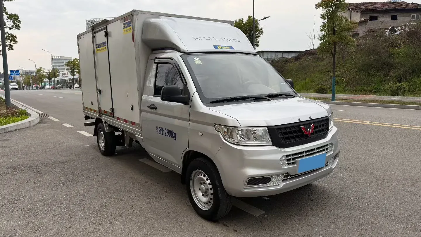 2023 WuLing RongGuang New Truck 1.5L 102HP L4 5MT,autocango,china used car exporter,china ev exporter,chinese used car exporter,chinese used ev exporter
