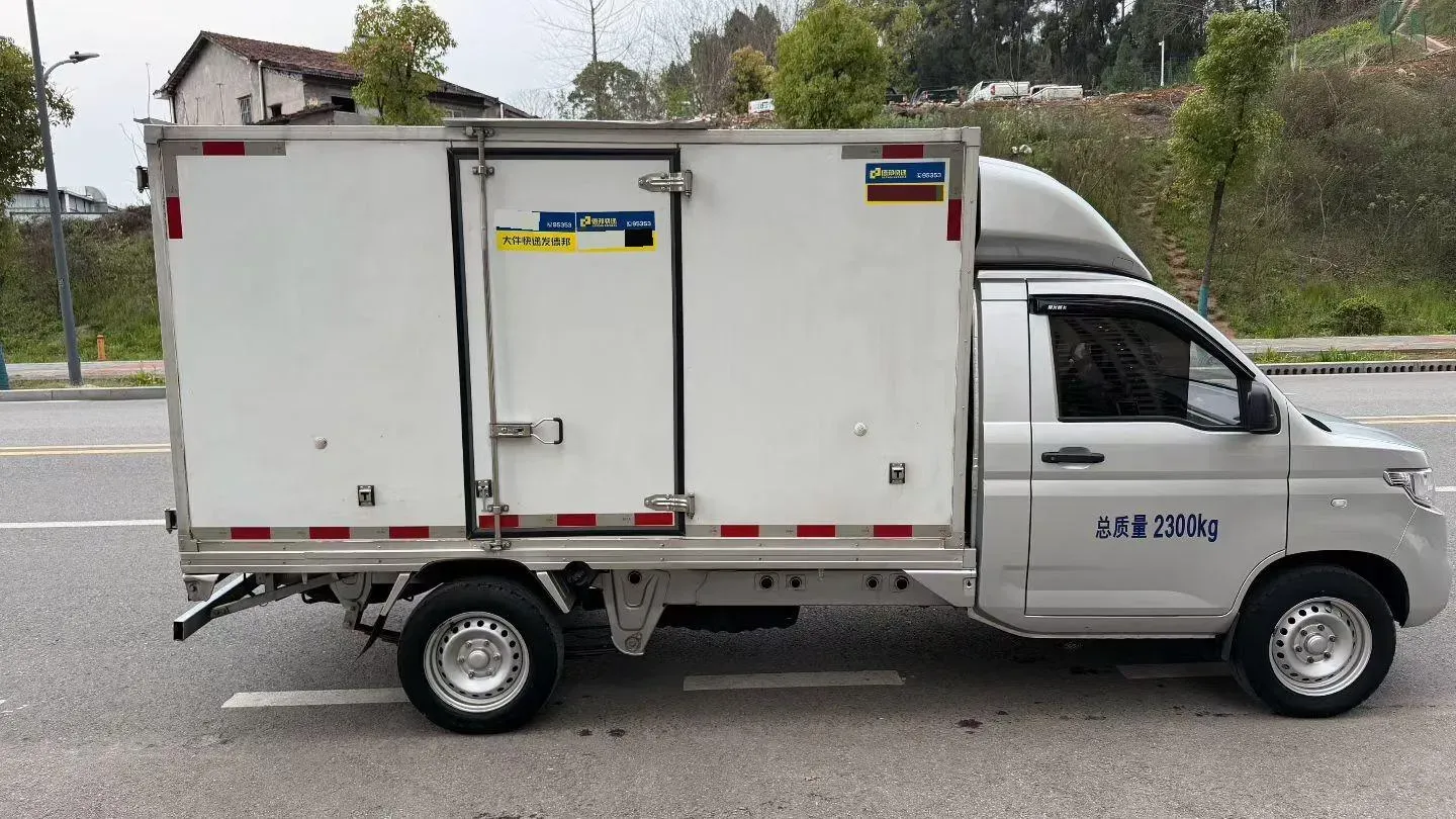 2023 WuLing RongGuang New Truck 1.5L 102HP L4 5MT,autocango,china used car exporter,china ev exporter,chinese used car exporter,chinese used ev exporter