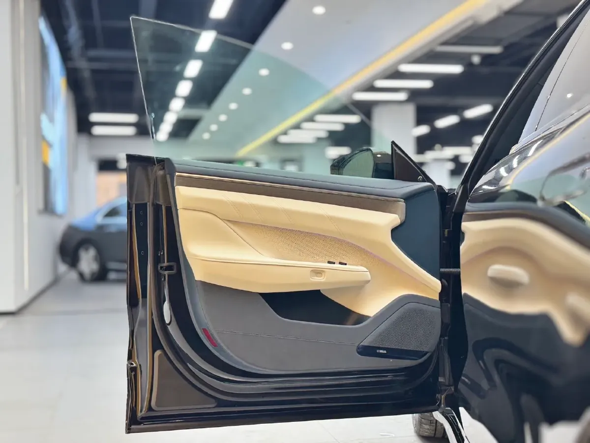 2025 Zeekr 001 BEV 100KWH,autocango,china used car exporter,china ev exporter,chinese used car exporter,chinese used ev exporter