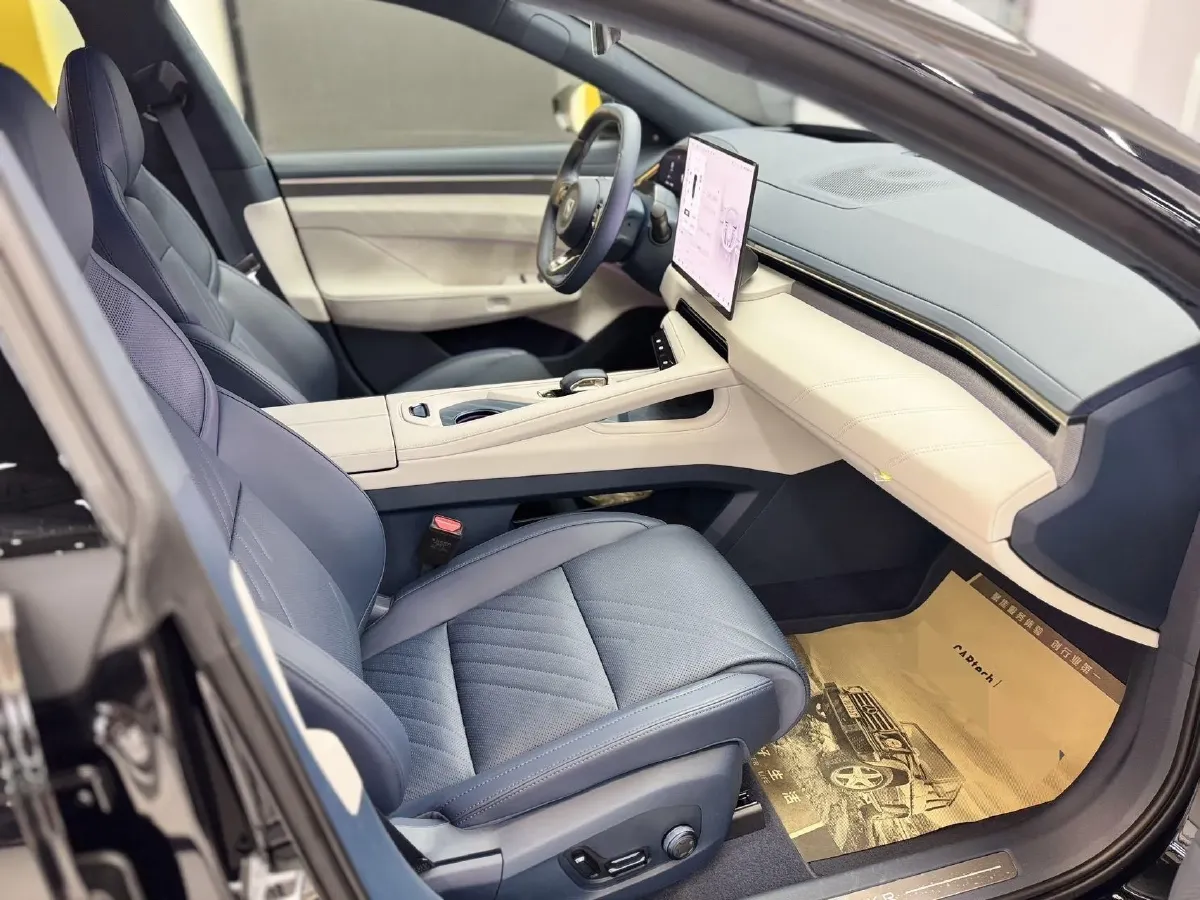 2025 Zeekr 001 BEV 100KWH,autocango,china used car exporter,china ev exporter,chinese used car exporter,chinese used ev exporter