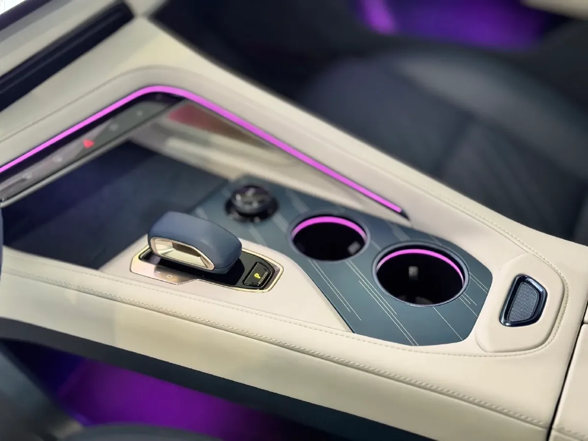 2025 Zeekr 001 BEV 100KWH,autocango,china used car exporter,china ev exporter,chinese used car exporter,chinese used ev exporter