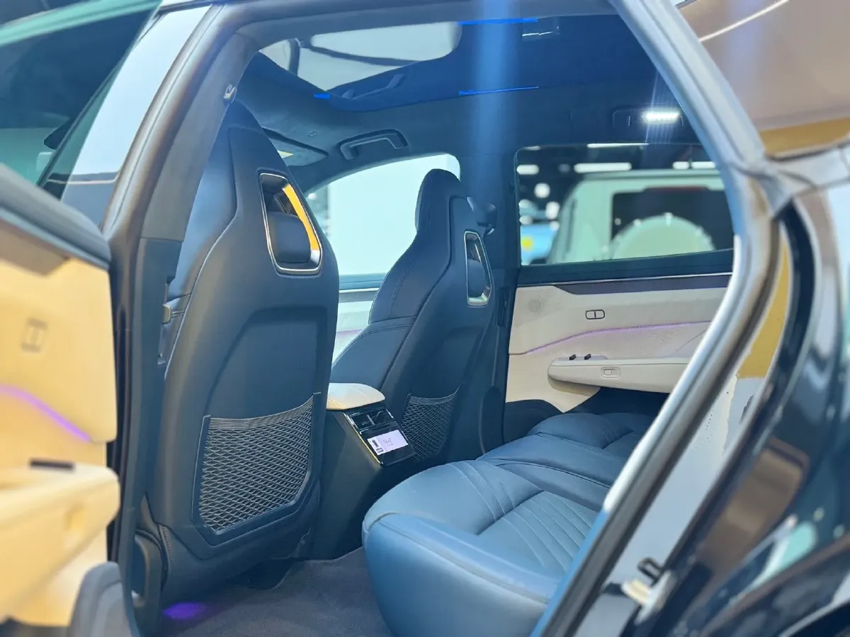 2025 Zeekr 001 BEV 100KWH,autocango,china used car exporter,china ev exporter,chinese used car exporter,chinese used ev exporter