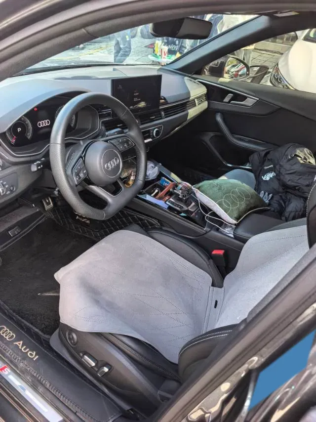 2024 Audi A4L 2.0T 190HP L4 7DCT,autocango,china used car exporter,china ev exporter,chinese used car exporter,chinese used ev exporter