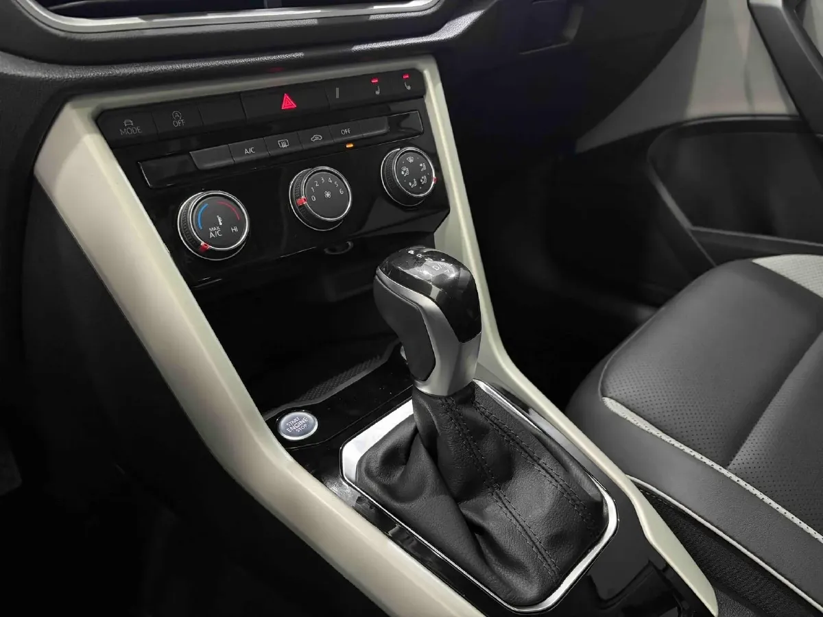 2023 Volkswagen T-Roc 1.4T 150HP L4 7DCT,autocango,china used car exporter,china ev exporter,chinese used car exporter,chinese used ev exporter