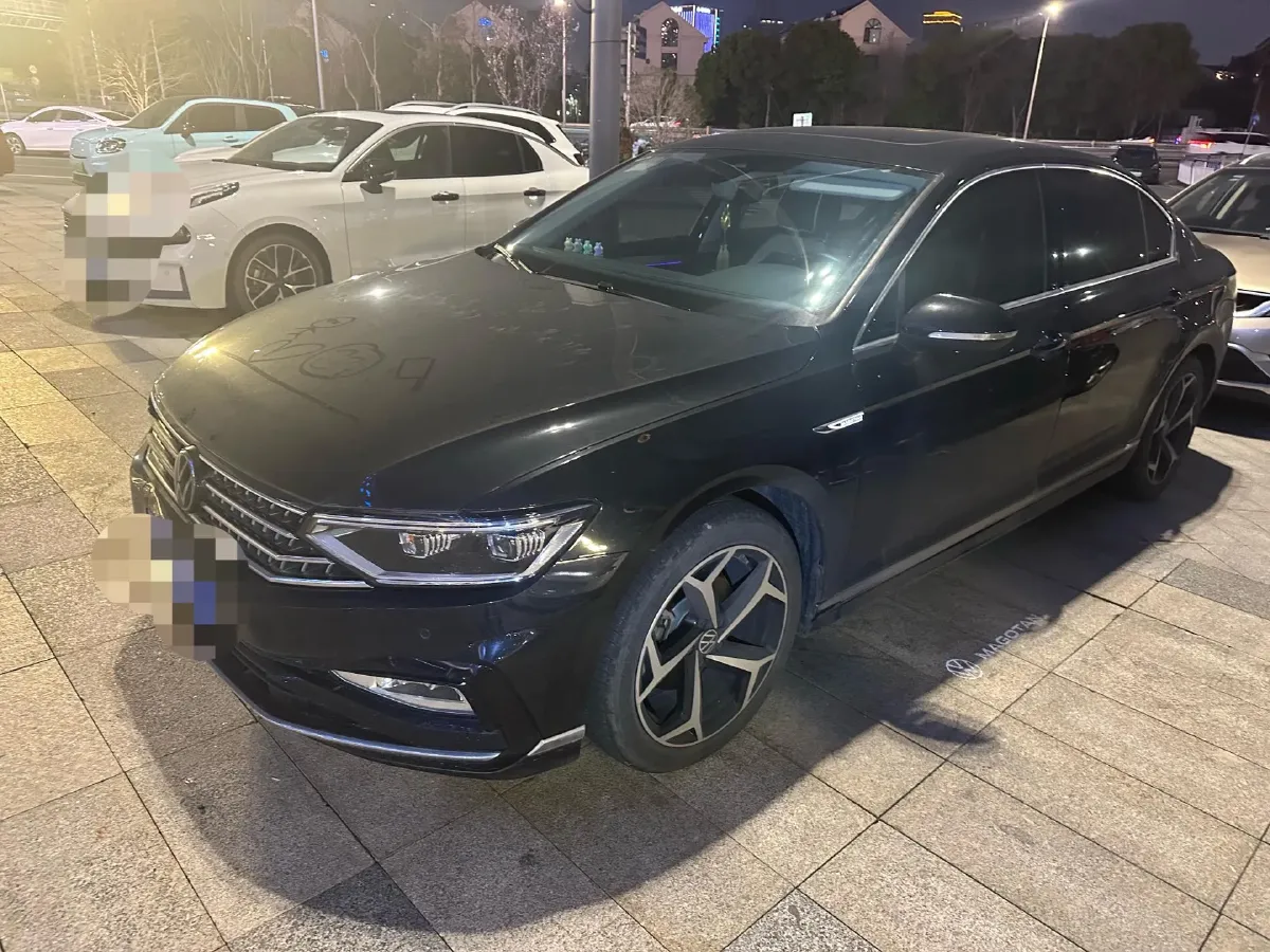 2023 Volkswagen Magotan 2.0T 186HP L4 7DCT,autocango,china used car exporter,china ev exporter,chinese used car exporter,chinese used ev exporter