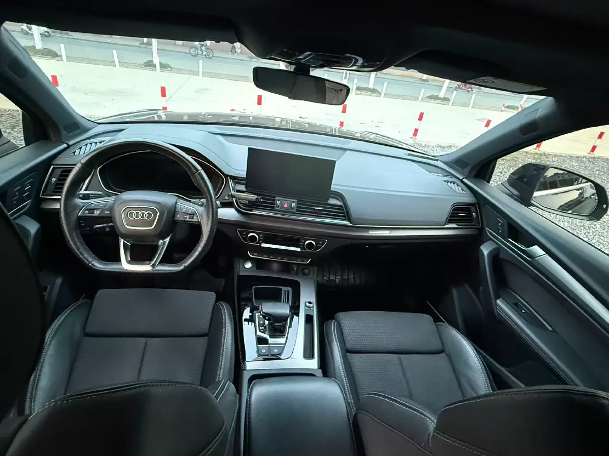2021 Audi Q5L Sportback 2.0T 252HP L4 7DCT,autocango,china used car exporter,china ev exporter,chinese used car exporter,chinese used ev exporter