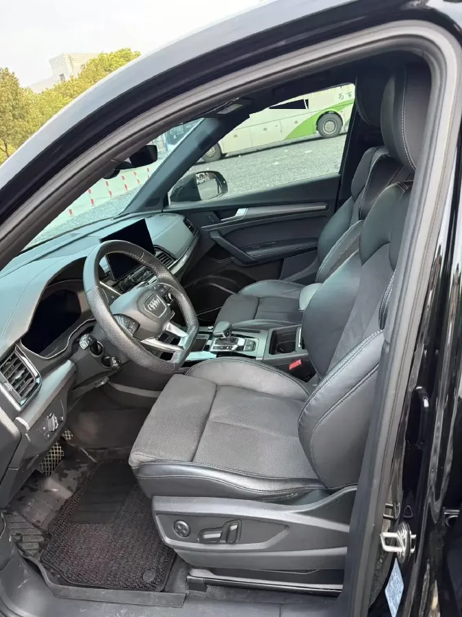 2021 Audi Q5L Sportback 2.0T 252HP L4 7DCT,autocango,china used car exporter,china ev exporter,chinese used car exporter,chinese used ev exporter