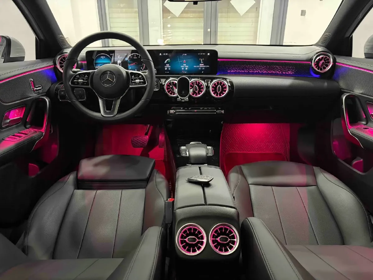 2022 Mercedes-Benz A Class 1.3T 136HP L4 7DCT,autocango,china used car exporter,china ev exporter,chinese used car exporter,chinese used ev exporter