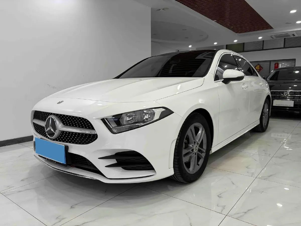 2022 Mercedes-Benz A Class 1.3T 136HP L4 7DCT,autocango,china used car exporter,china ev exporter,chinese used car exporter,chinese used ev exporter