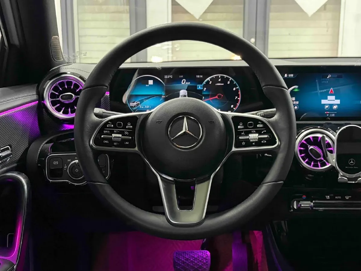 2022 Mercedes-Benz A Class 1.3T 136HP L4 7DCT,autocango,china used car exporter,china ev exporter,chinese used car exporter,chinese used ev exporter