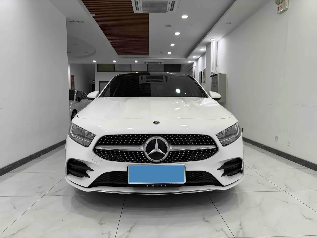 2022 Mercedes-Benz A Class 1.3T 136HP L4 7DCT,autocango,china used car exporter,china ev exporter,chinese used car exporter,chinese used ev exporter