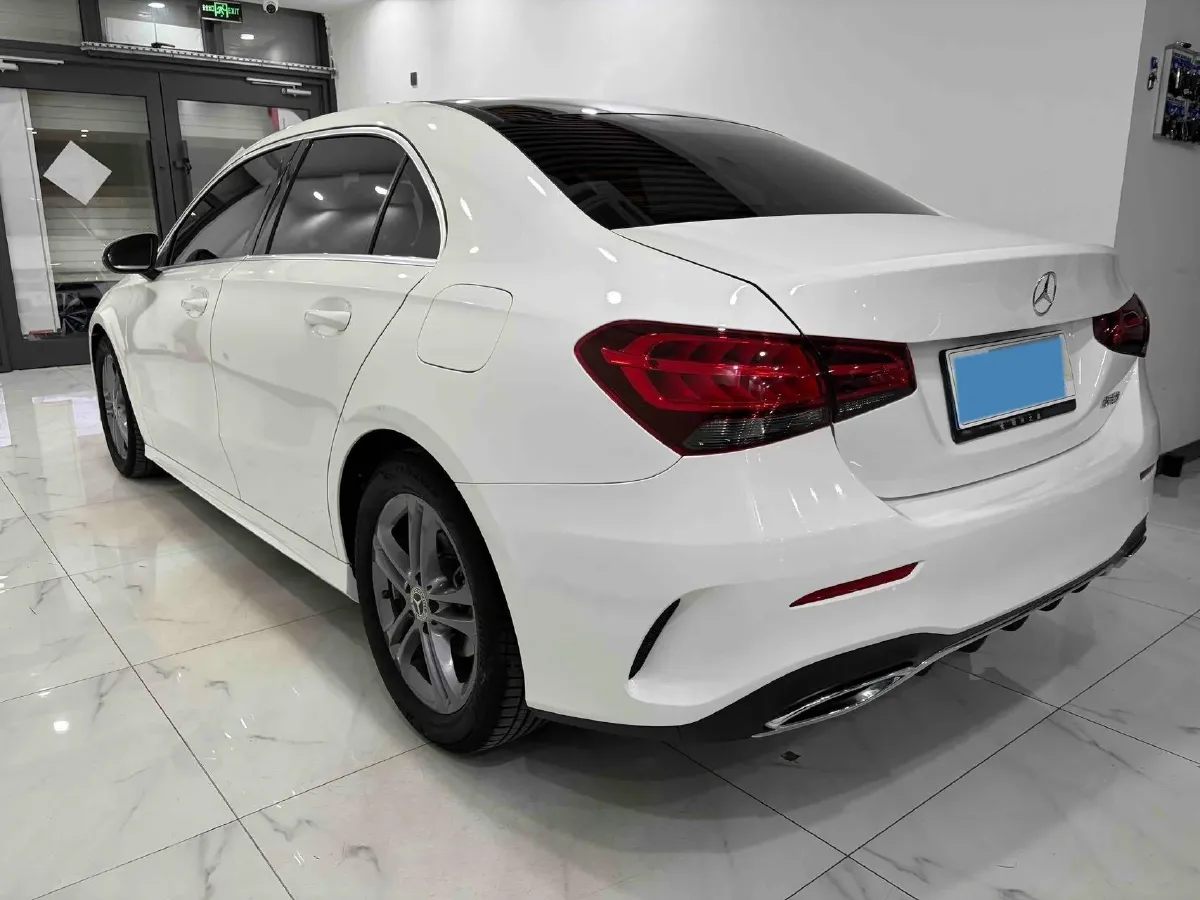 2022 Mercedes-Benz A Class 1.3T 136HP L4 7DCT,autocango,china used car exporter,china ev exporter,chinese used car exporter,chinese used ev exporter