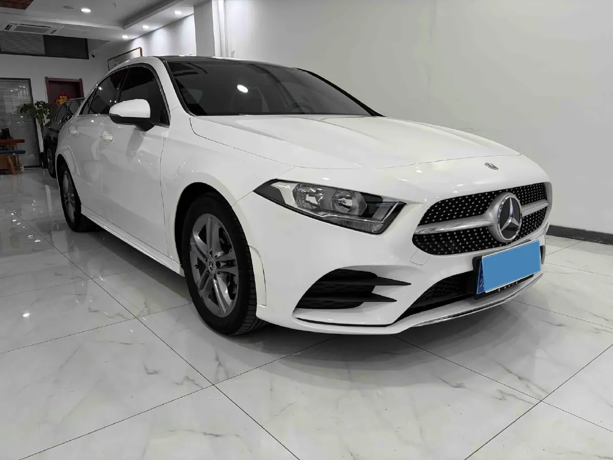 2022 Mercedes-Benz A Class 1.3T 136HP L4 7DCT,autocango,china used car exporter,china ev exporter,chinese used car exporter,chinese used ev exporter