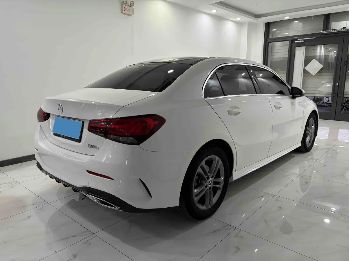 2022 Mercedes-Benz A Class 1.3T 136HP L4 7DCT,autocango,china used car exporter,china ev exporter,chinese used car exporter,chinese used ev exporter