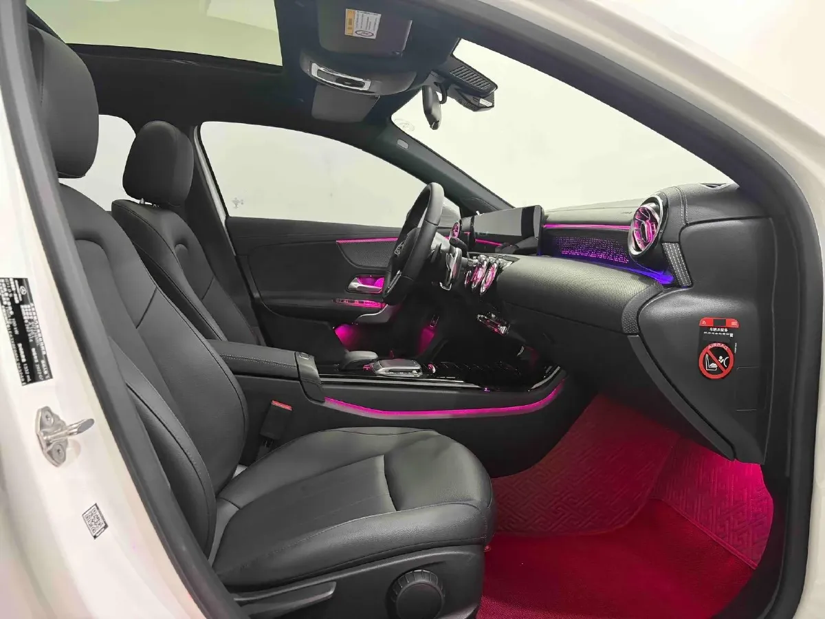 2022 Mercedes-Benz A Class 1.3T 136HP L4 7DCT,autocango,china used car exporter,china ev exporter,chinese used car exporter,chinese used ev exporter
