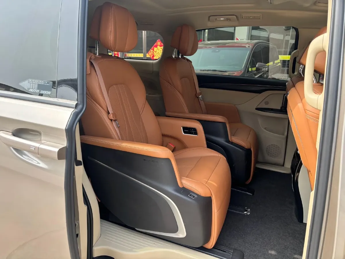 2022 Buick GL8 2.0T 237HP L4 9AT,autocango,china used car exporter,china ev exporter,chinese used car exporter,chinese used ev exporter