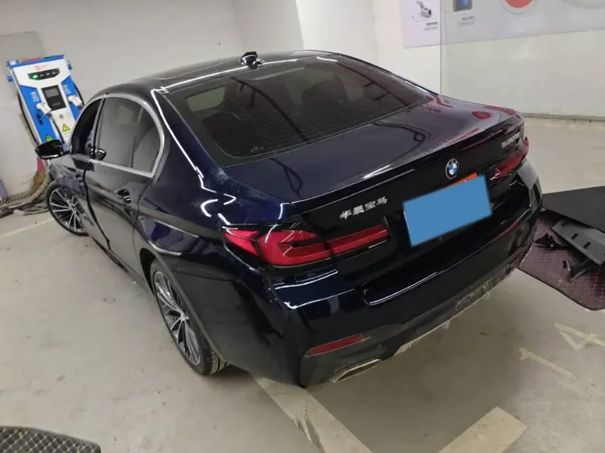 2021 BMW 5 Series 2.0T 252HP L4 8AT,autocango,china used car exporter,china ev exporter,chinese used car exporter,chinese used ev exporter