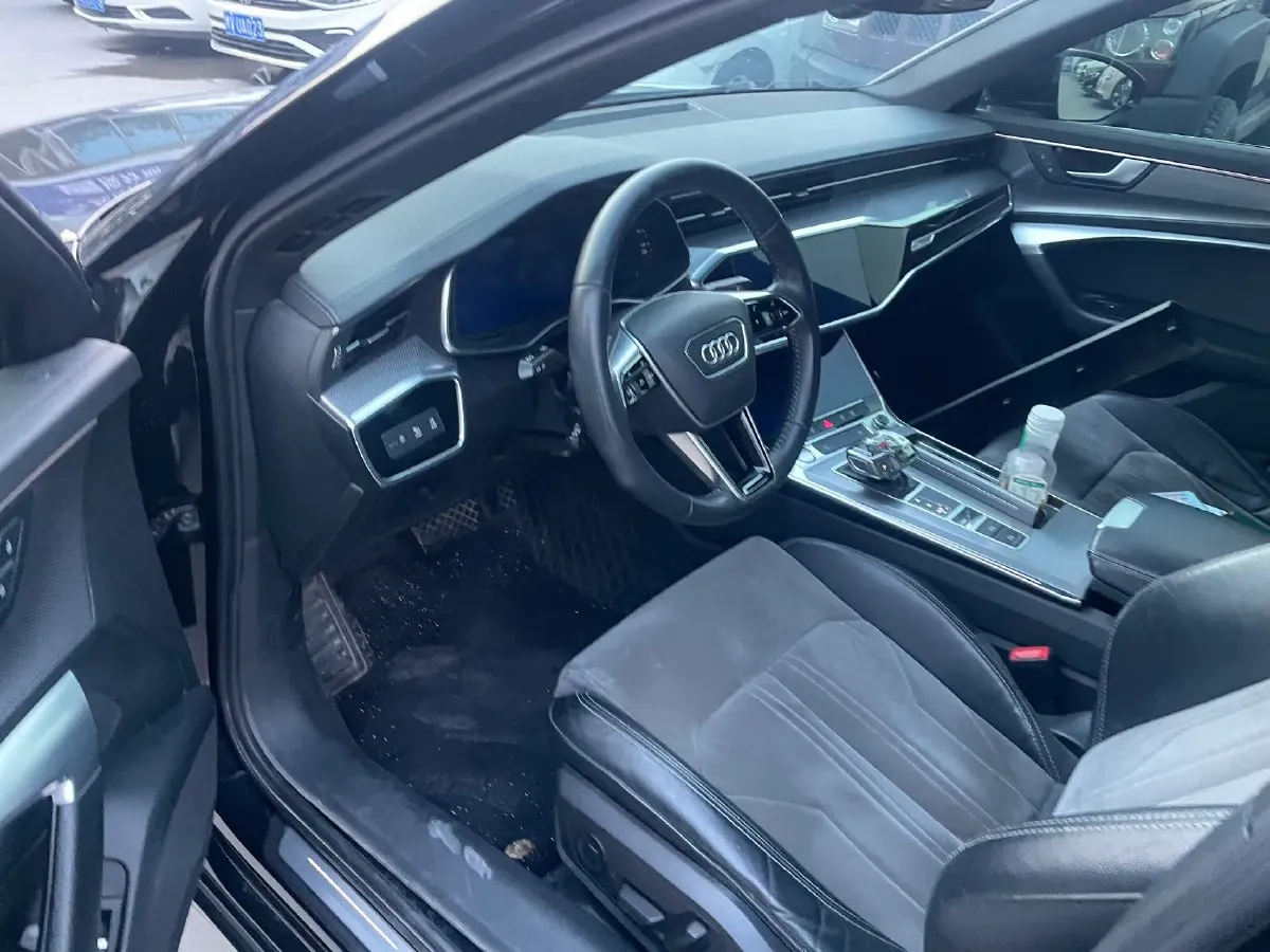 2020 Audi A6L 2.0T 224HP L4 7DCT,autocango,china used car exporter,china ev exporter,chinese used car exporter,chinese used ev exporter