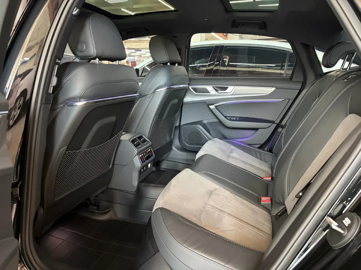 2023 Audi A6L 2.0T 245HP L4 7DCT,autocango,china used car exporter,china ev exporter,chinese used car exporter,chinese used ev exporter