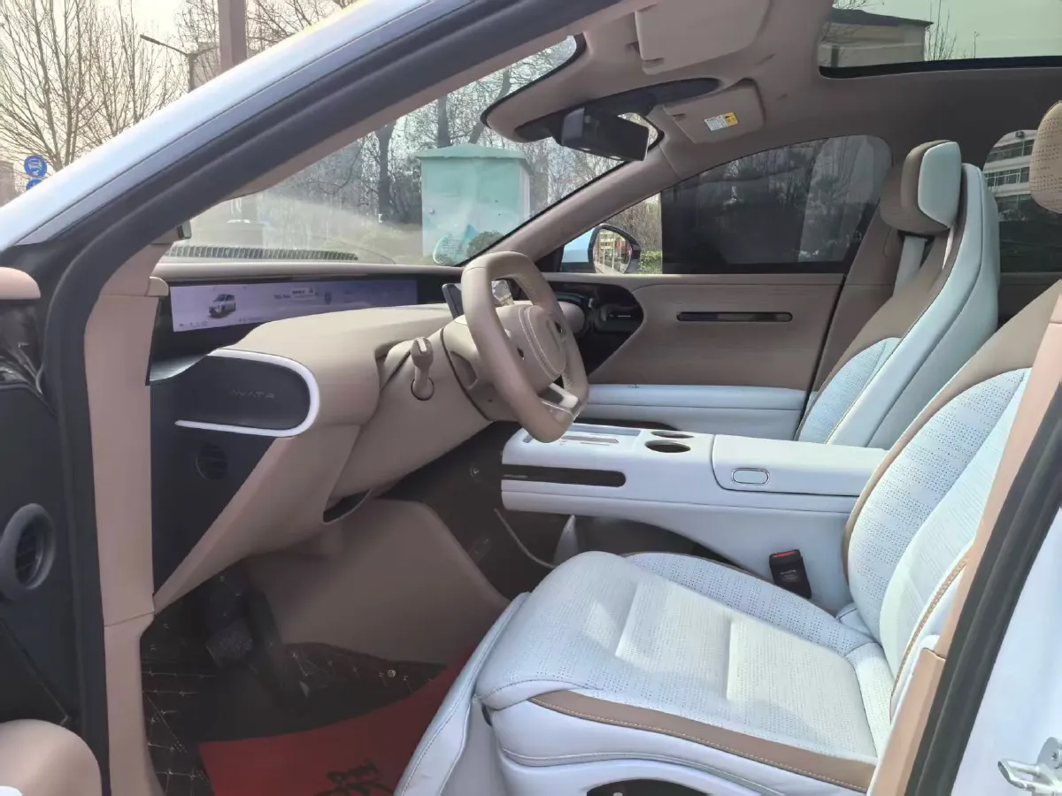 2024 Avatr 07 BEV 82.16KWH,autocango,china used car exporter,china ev exporter,chinese used car exporter,chinese used ev exporter