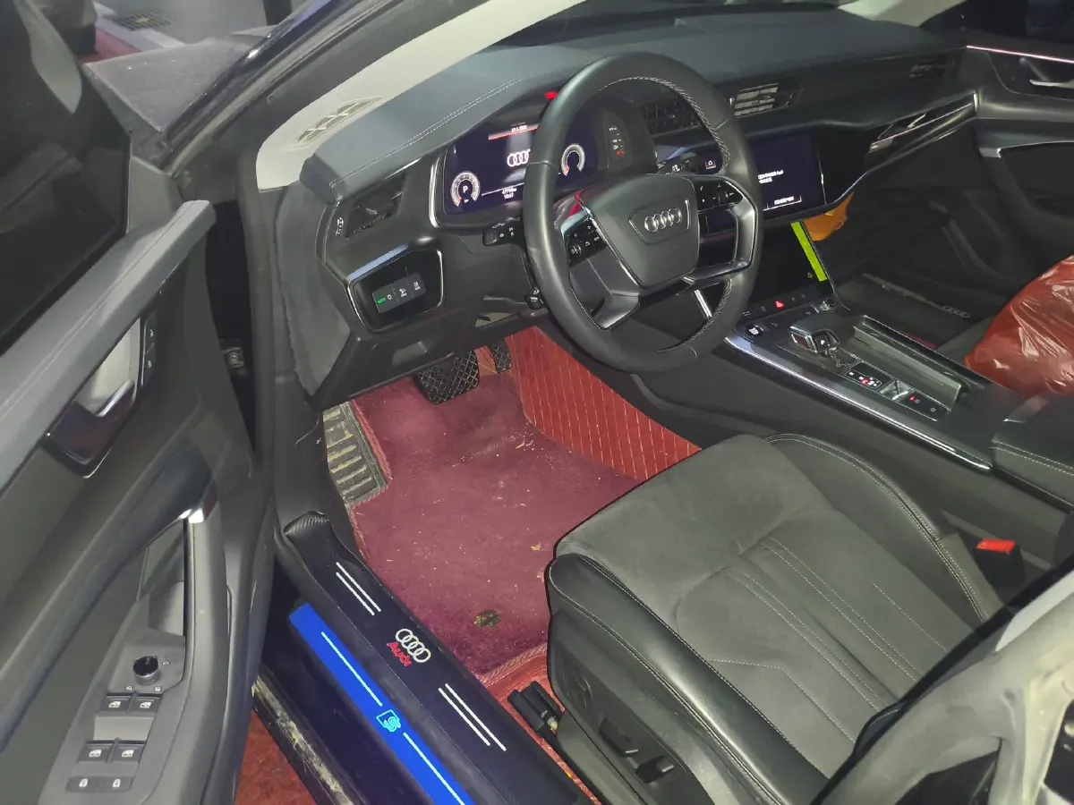 2024 Audi A7L 2.0T 245HP L4 7DCT,autocango,china used car exporter,china ev exporter,chinese used car exporter,chinese used ev exporter