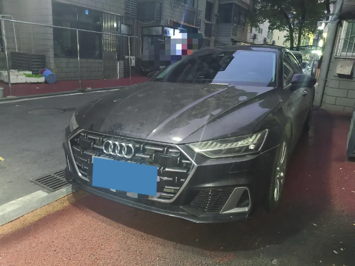 2024 Audi A7L 2.0T 245HP L4 7DCT,autocango,china used car exporter,china ev exporter,chinese used car exporter,chinese used ev exporter
