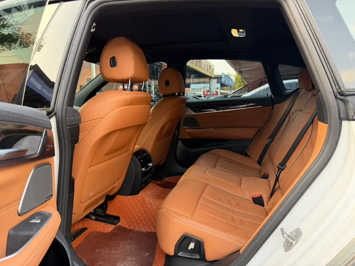 2022 BMW 6 Series GT 2.0T 245HP L4 8AT,autocango,china used car exporter,china ev exporter,chinese used car exporter,chinese used ev exporter