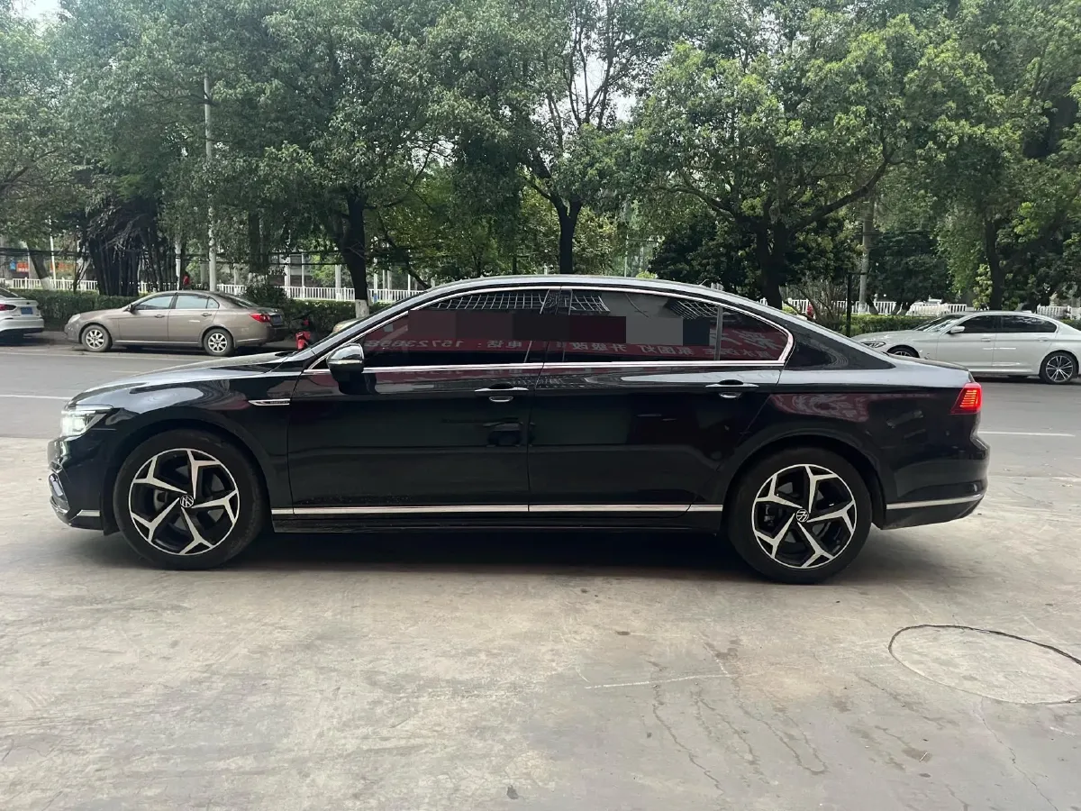 2024 Volkswagen Magotan 2.0T 186HP L4 7DCT,autocango,china used car exporter,china ev exporter,chinese used car exporter,chinese used ev exporter