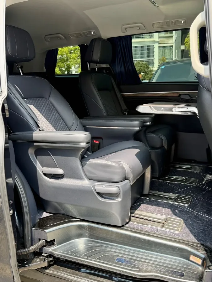 2023 GAC Trumpchi M8 2.0T 252HP L4 8AT,autocango,china used car exporter,china ev exporter,chinese used car exporter,chinese used ev exporter