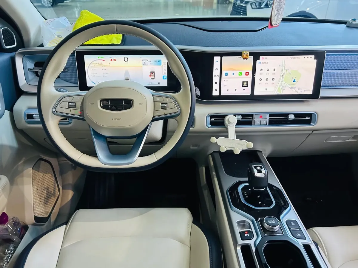 2023 Geely ICON 1.5T 181HP L4 7DCT,autocango,china used car exporter,china ev exporter,chinese used car exporter,chinese used ev exporter