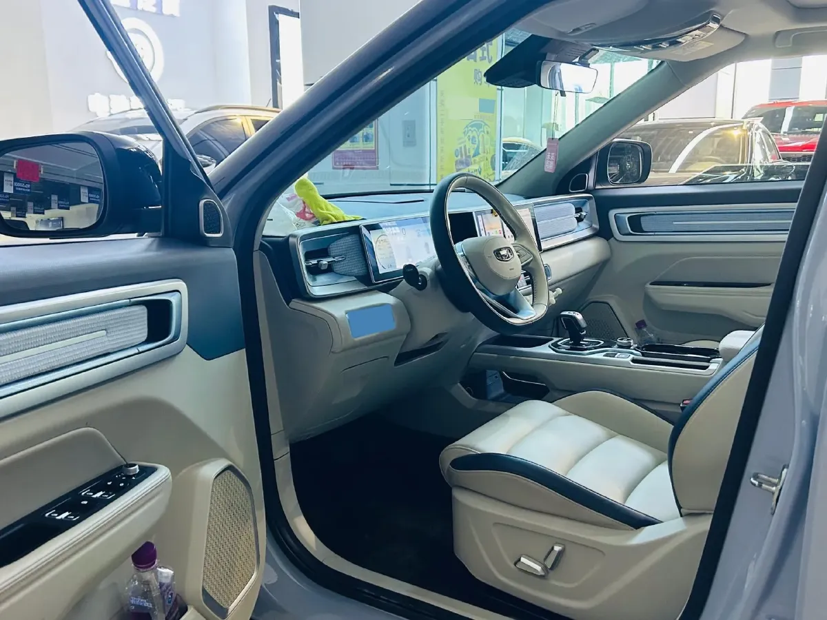 2023 Geely ICON 1.5T 181HP L4 7DCT,autocango,china used car exporter,china ev exporter,chinese used car exporter,chinese used ev exporter