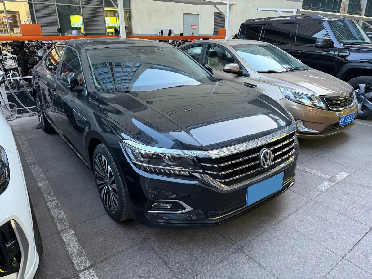 2019 Volkswagen Passat 2.0T 186HP L4 7DCT,autocango,china used car exporter,china ev exporter,chinese used car exporter,chinese used ev exporter