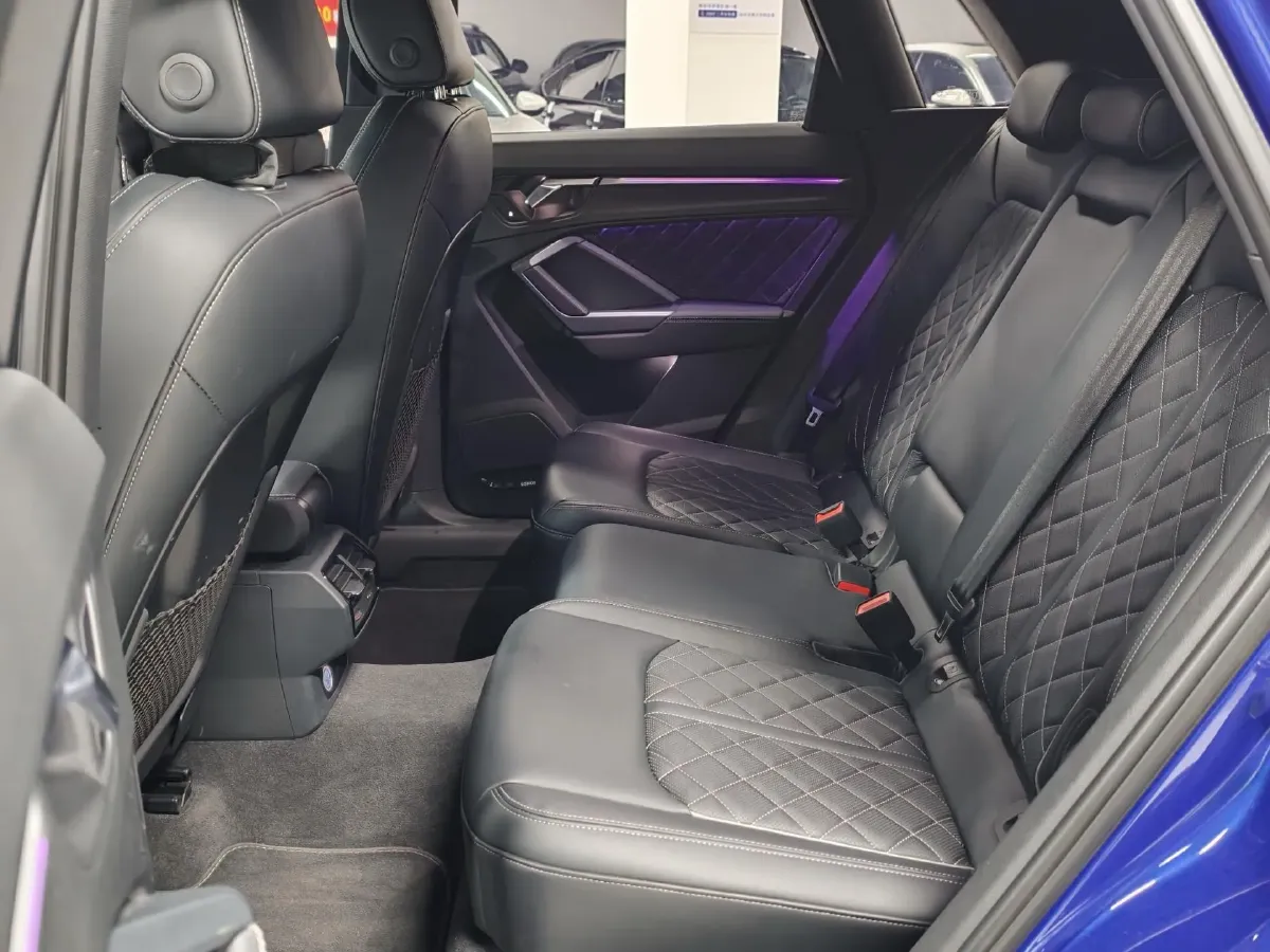 2023 Audi Q3 2.0T 220HP L4 7DCT,autocango,china used car exporter,china ev exporter,chinese used car exporter,chinese used ev exporter