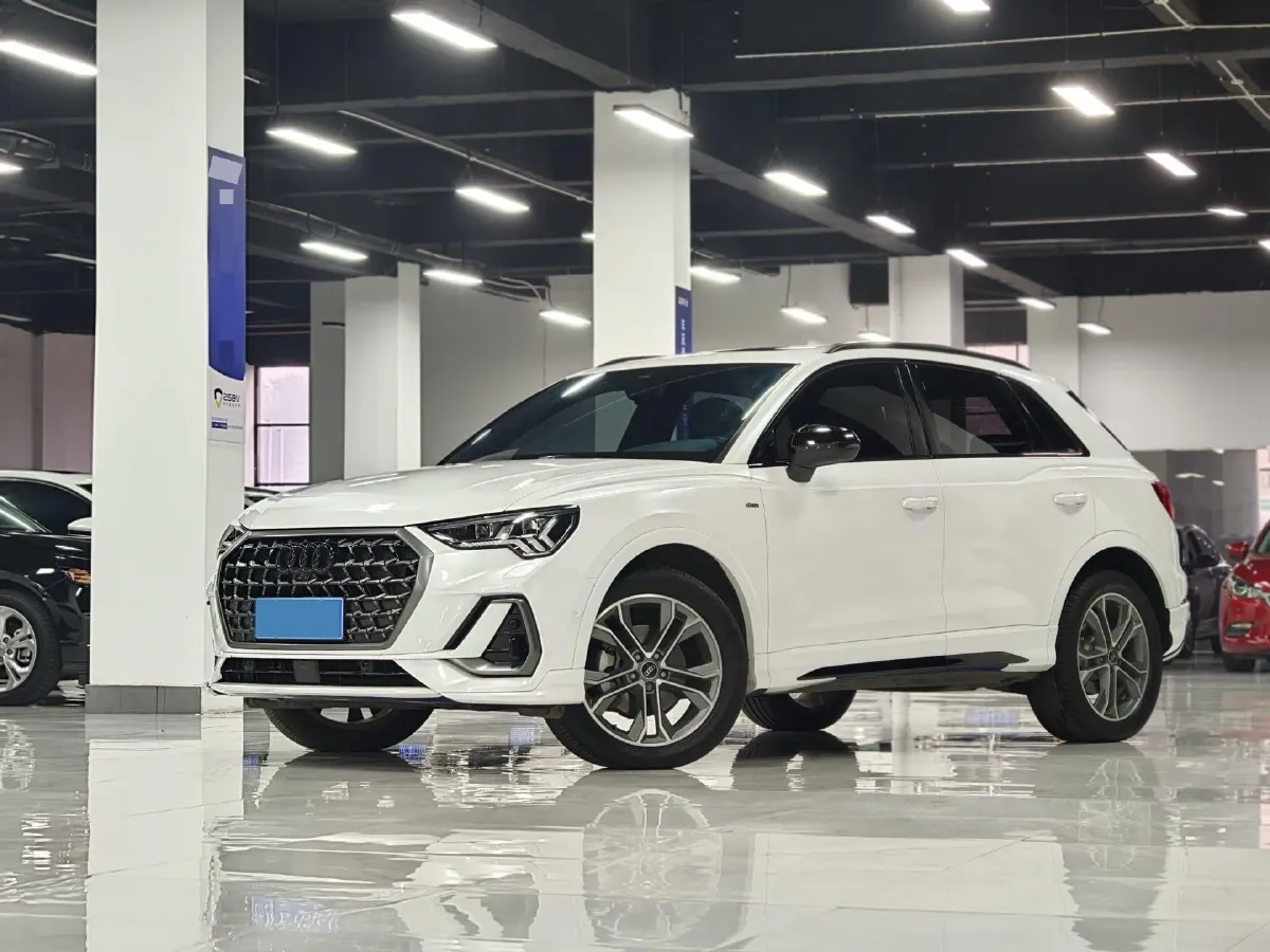 2023 Audi Q3 2.0T 220HP L4 7DCT,autocango,china used car exporter,china ev exporter,chinese used car exporter,chinese used ev exporter
