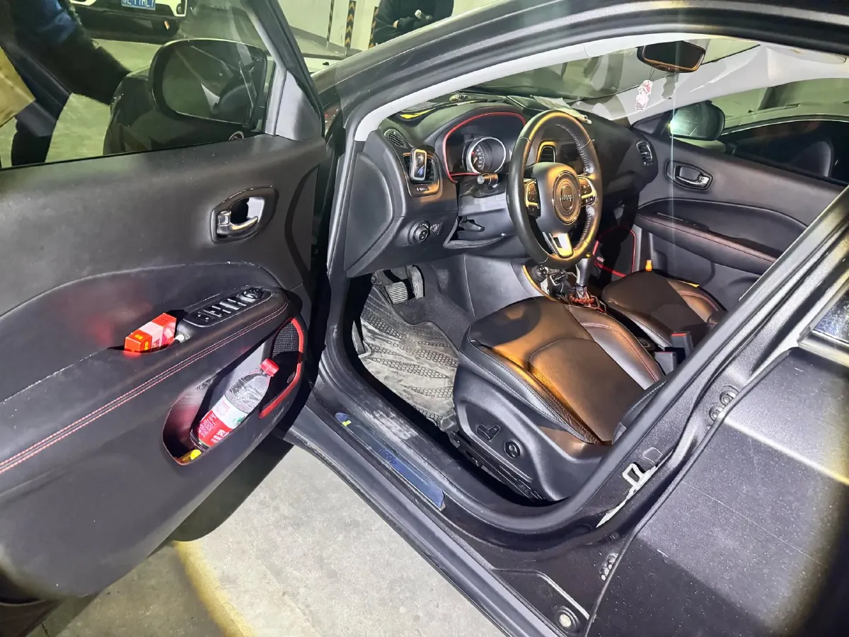 2017 Jeep Compass 2.4L 175HP L4 9AT,autocango,china used car exporter,china ev exporter,chinese used car exporter,chinese used ev exporter