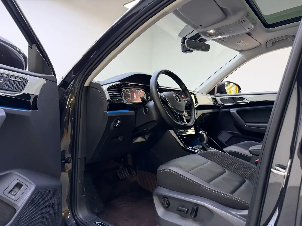 2022 Volkswagen Tayron 2.0T 186HP L4 7DCT,autocango,china used car exporter,china ev exporter,chinese used car exporter,chinese used ev exporter