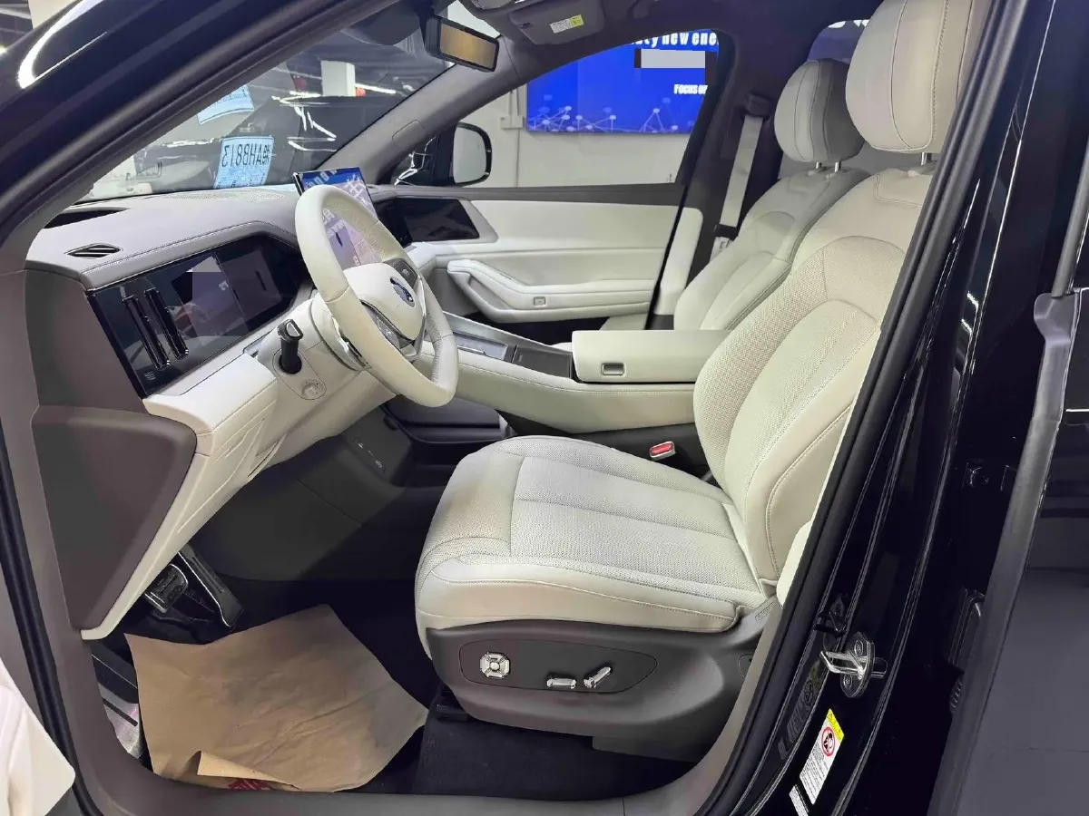 2025 Denza DenzaN8L 2.0T 207HP L4 E-CVT PHEV,autocango,china used car exporter,china ev exporter,chinese used car exporter,chinese used ev exporter