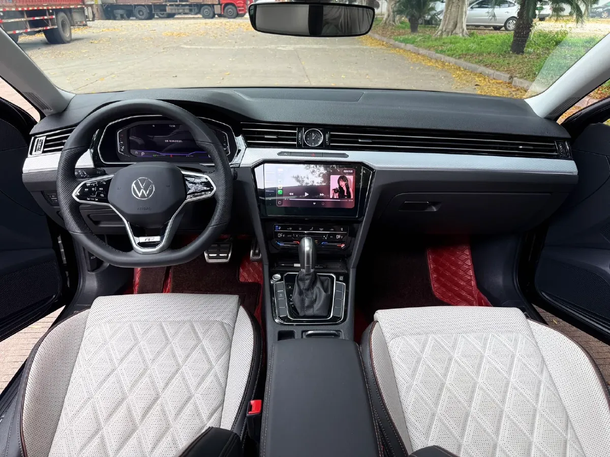 2025 Volkswagen Magotan 2.0T 186HP L4 7DCT,autocango,china used car exporter,china ev exporter,chinese used car exporter,chinese used ev exporter