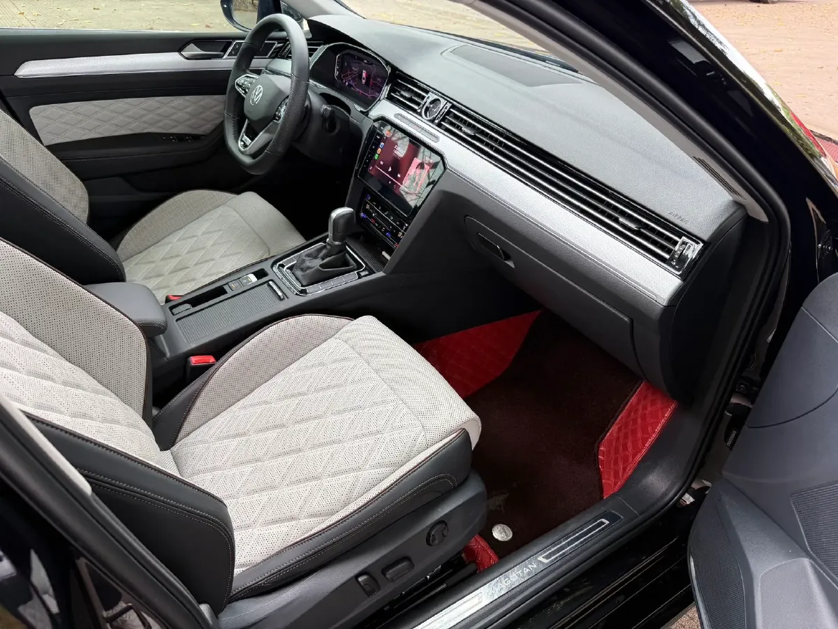 2025 Volkswagen Magotan 2.0T 186HP L4 7DCT,autocango,china used car exporter,china ev exporter,chinese used car exporter,chinese used ev exporter