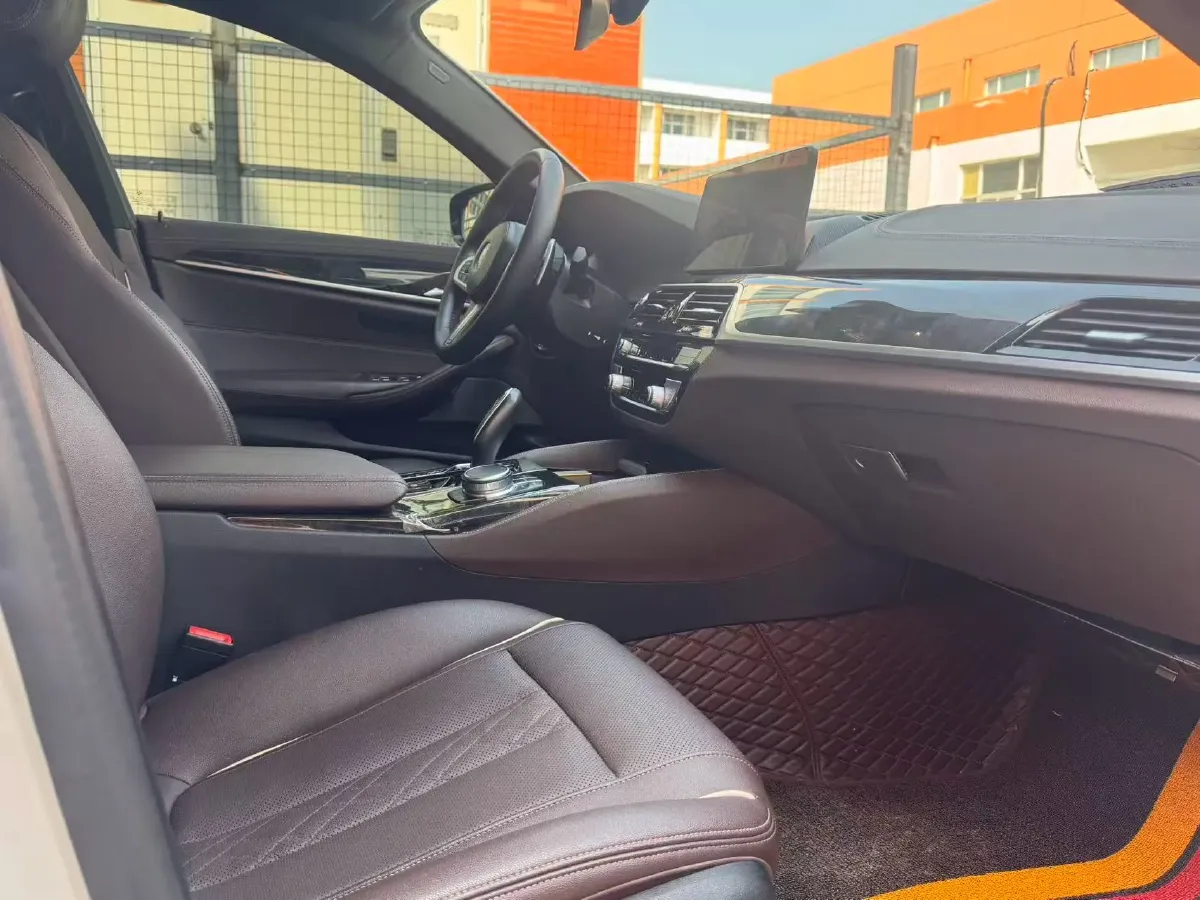 2021 BMW 5 Series 2.0T 252HP L4 8AT,autocango,china used car exporter,china ev exporter,chinese used car exporter,chinese used ev exporter